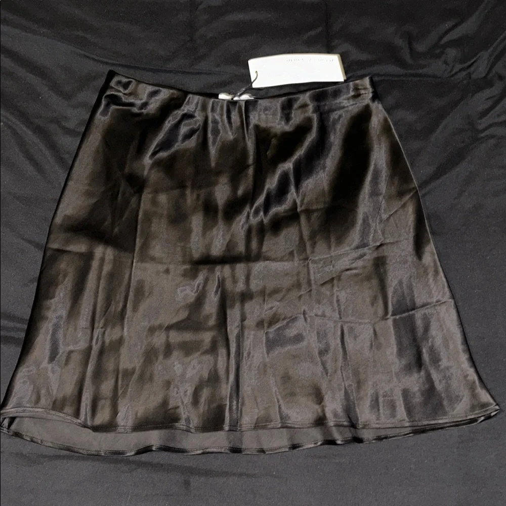Whimsy + Row NWT Chelsea Skirt in Black Satin Texture Women’s Small - Picture 2 of 4
